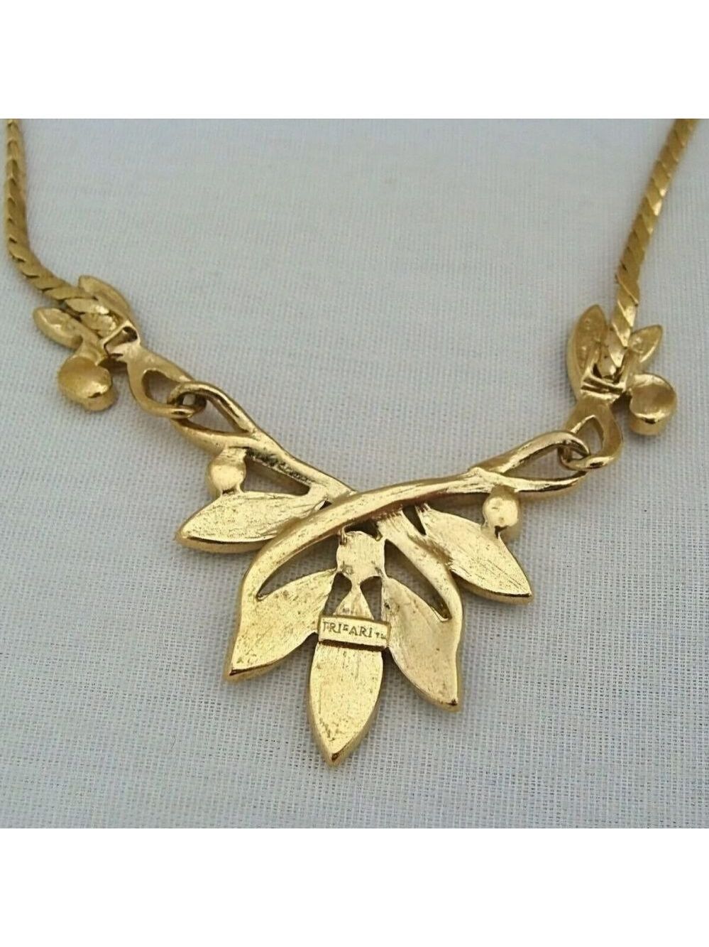 Trifari Gold-Tone And Black Enamel Leaves Necklace - Picture 4 of 6